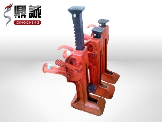 點(diǎn)擊查看詳細(xì)信息<br>標(biāo)題：齒條式起道機(jī) 閱讀次數(shù)：4056