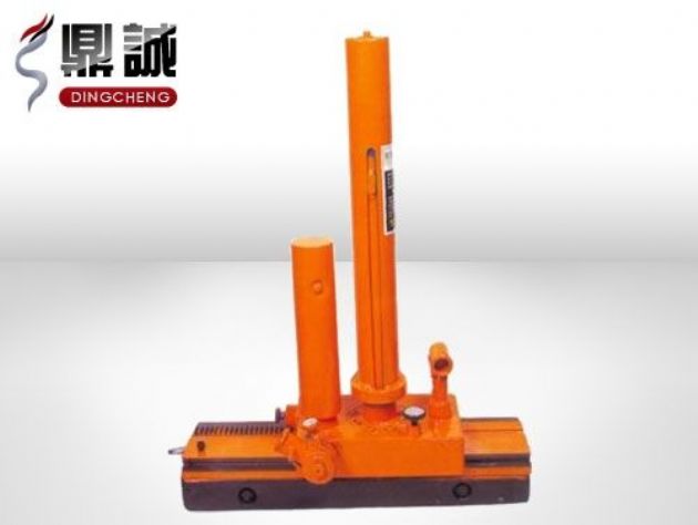 點(diǎn)擊查看詳細(xì)信息<br>標(biāo)題：機(jī)車落軌復(fù)位機(jī) 閱讀次數(shù)：4590